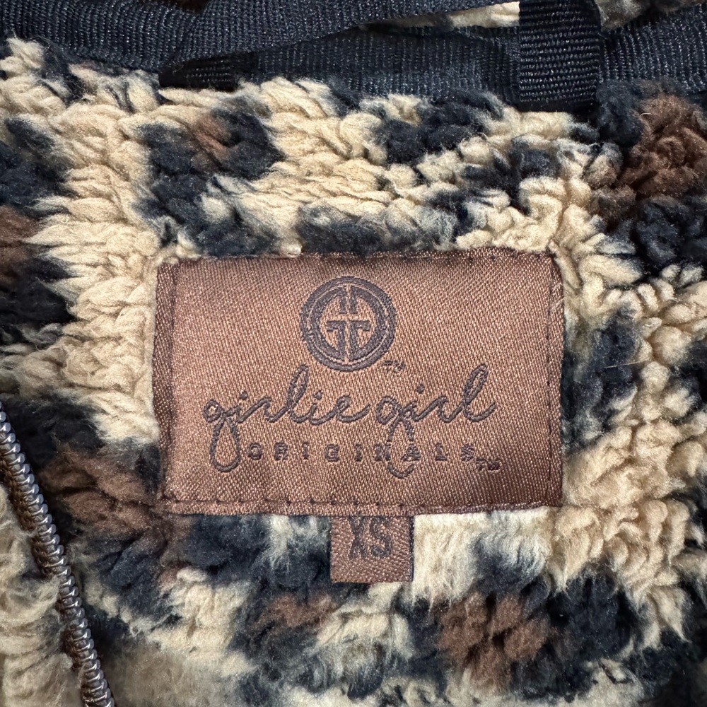 Leopard Print Fleece Pullover - Picture 3 of 3